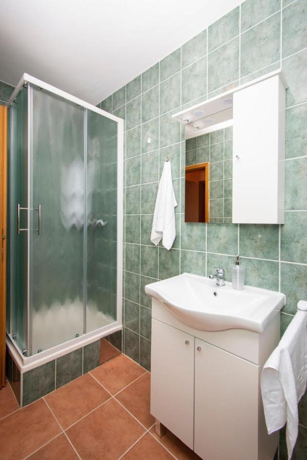 Family Holiday Apartments Lucia Vodice Zewnętrze zdjęcie